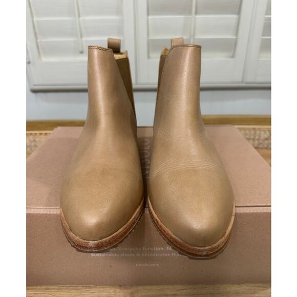 Nisolo Eva Everyday Chelsea Boots Almond Leather Size 8.5 NIB Versatile Comfy - Picture 4 of 14